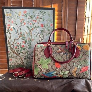 Springy Gucci midsize purse